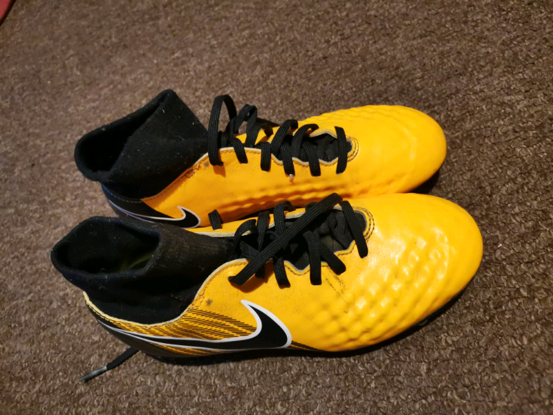 nike magista size 4